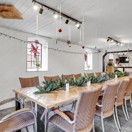 1 Bedroom Lovely In V *