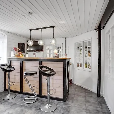 Διαμέρισμα 1 Bedroom Lovely In V