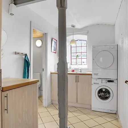 Διαμέρισμα 1 Bedroom Lovely In V *