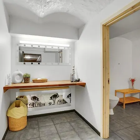 아파트 1 Bedroom Lovely In V 에스비에르